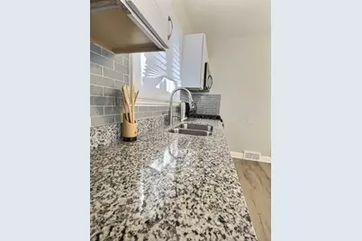 6502 W Medford Ave, Milwaukee, WI 53218 - Photo 9