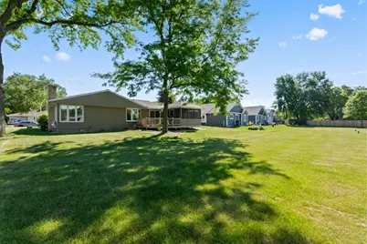 445 E Harvard St, Oconomowoc, WI 53066 - Photo 31