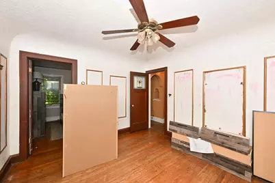 2012 E Newton Ave #2014, Shorewood, WI 53211 - Photo 9