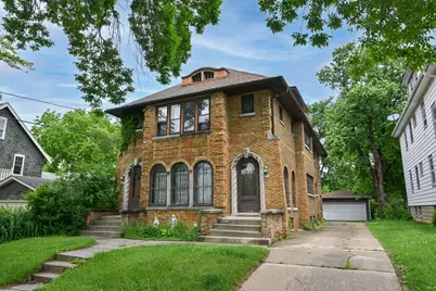 2012 E Newton Ave #2014, Shorewood, WI 53211 - Photo 3