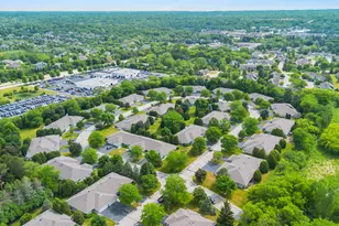 7224 W Mequon Square Dr, Mequon, WI 53092 - Photo 67