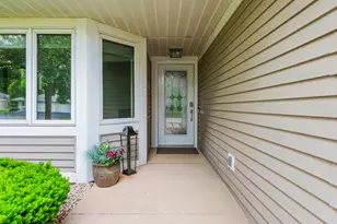 7224 W Mequon Square Dr, Mequon, WI 53092 - Photo 3