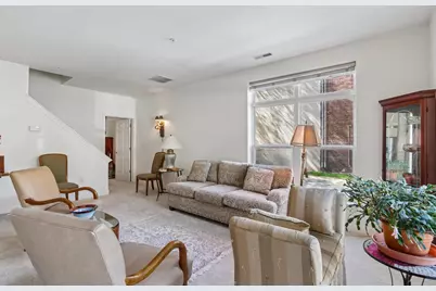 1550 N Warren Ave #113, Milwaukee, WI 53202 - Photo 5
