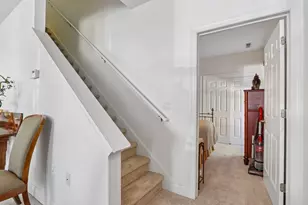 1550 N Warren Ave, Milwaukee, WI 53202 - Photo 9