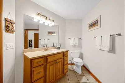 2138  Landings Ln, Delavan, WI 53115 - Photo 15