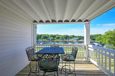 2138  Landings Ln, Delavan, WI 53115 - Photo 11