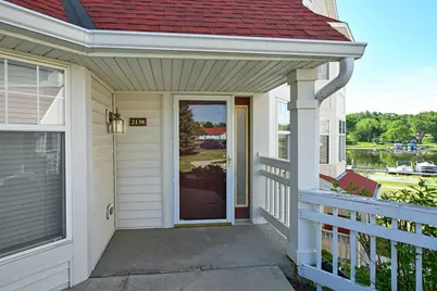 2138  Landings Ln, Delavan, WI 53115 - Photo 3