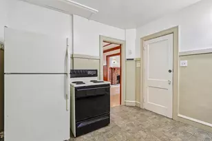 1571 S 74th St, West Allis, WI 53214 - Photo 11