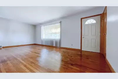 3952 S 43rd St #3954 Upper, Milwaukee, WI 53220 - Photo 3