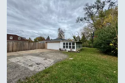 3952 S 43rd St #3954 Upper, Milwaukee, WI 53220 - Photo 13