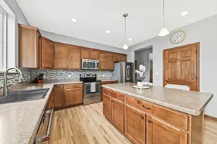 280 Foxglove St, Port Washington, WI 53074 - Photo 7