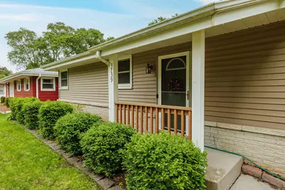 3739 W Parnell Ave, Milwaukee, WI 53221 - Photo 3