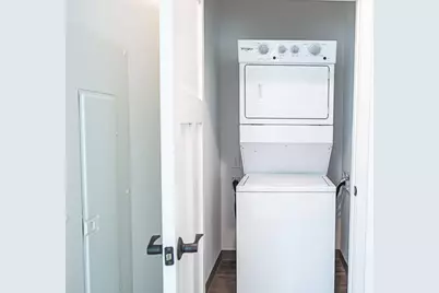 2075 N Cambridge Ave #207, Milwaukee, WI 53202 - Photo 9