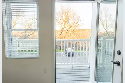2075 N Cambridge Ave #207, Milwaukee, WI 53202 - Photo 5