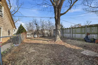 2148 S 91st St, West Allis, WI 53227 - Photo 23
