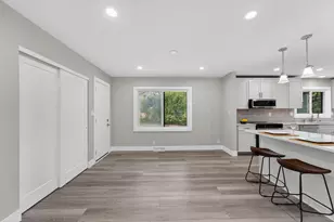 250 W Suburban Ct, Fox Point, WI 53217 - Photo 5