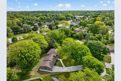 250 W Suburban Ct, Fox Point, WI 53217 - Photo 25