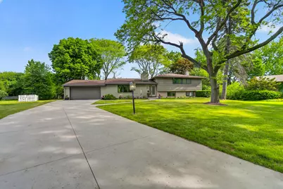250 W Suburban Ct, Fox Point, WI 53217 - Photo 21