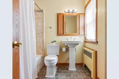 115 W Green Tree Rd, Glendale, WI 53217 - Photo 27