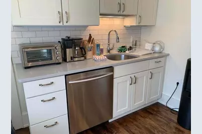 2907 E Hampshire Ave, Milwaukee, WI 53211 - Photo 7