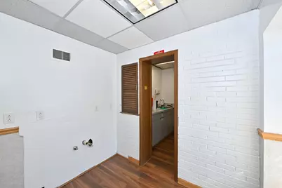 3915 W Capitol Dr, Milwaukee, WI 53216 - Photo 11