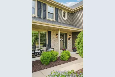 W138N6513  Manor Hills Blvd, Menomonee Falls, WI 53051 - Photo 3