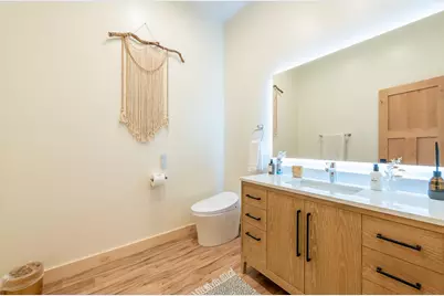 2717 N Beaumont Ave, Racine, WI 53185 - Photo 31