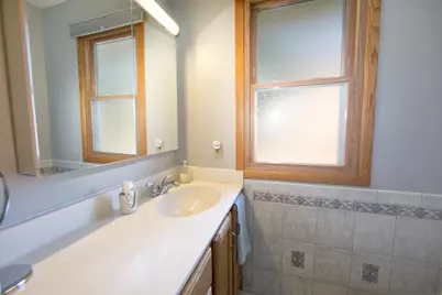 2419 S 81st St, West Allis, WI 53219 - Photo 13