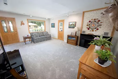 2419 S 81st St, West Allis, WI 53219 - Photo 5