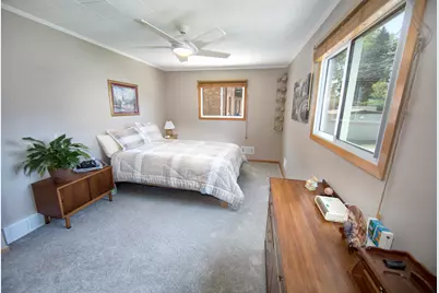 2419 S 81st St, West Allis, WI 53219 - Photo 15