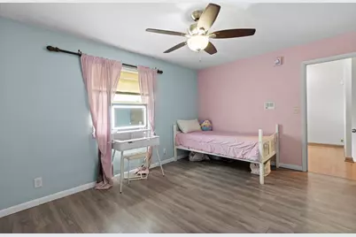 9625 W Metcalf Pl, Milwaukee, WI 53222 - Photo 19