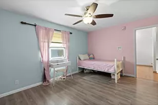 9625 W Metcalf Pl, Milwaukee, WI 53222 - Photo 19