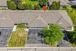 11014 Mequon Square Dr, Mequon, WI 53092 - Photo 41