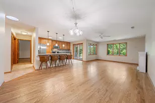 11014 Mequon Square Dr, Mequon, WI 53092 - Photo 7