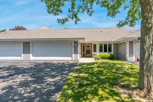 11014 Mequon Square Dr, Mequon, WI 53092 - Photo 37