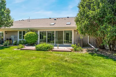 11014  Mequon Square Dr, Mequon, WI 53092 - Photo 35
