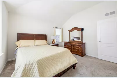 11034 W Bradley Rd, Milwaukee, WI 53224 - Photo 15