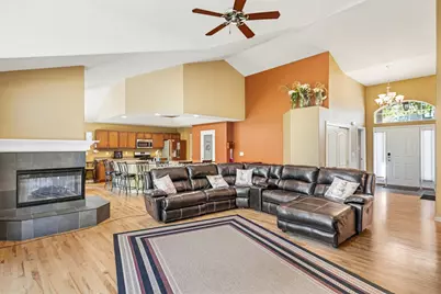 11034 W Bradley Rd, Milwaukee, WI 53224 - Photo 9