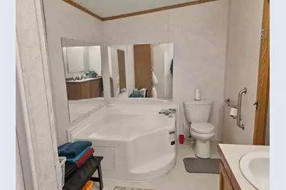 W10402 E 7th St, Brockway, WI 54615 - Photo 9