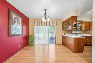 205 Fox Glen Rd, Fredonia, WI 53021 - Photo 5