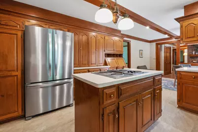 304  Fieldstone Rd, Delafield, WI 53018 - Photo 7
