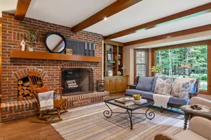 304 Fieldstone Rd, Delafield, WI 53018 - Photo 1