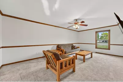 62 E Prospect Ct, Hartford, WI 53027 - Photo 17