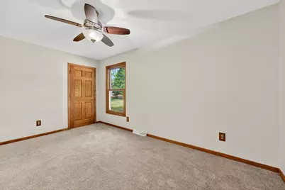 62 E Prospect Ct, Hartford, WI 53027 - Photo 29
