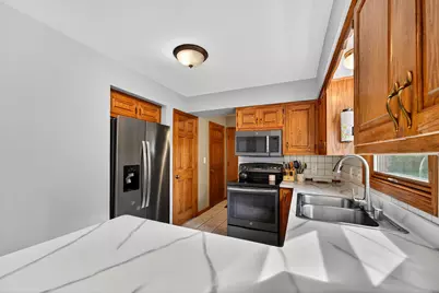 62 E Prospect Ct, Hartford, WI 53027 - Photo 25