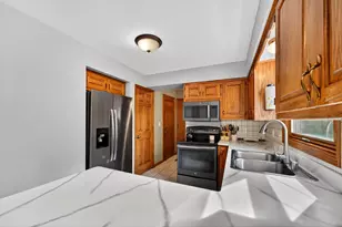 62 E Prospect Ct, Hartford, WI 53027 - Photo 25