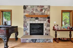 62 E Prospect Ct, Hartford, WI 53027 - Photo 7