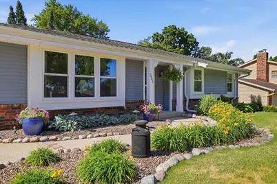 2401  Pendleton Pl, Waukesha, WI 53188 - Photo 3