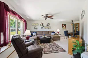 2401 Pendleton Pl, Waukesha, WI 53188 - Photo 5