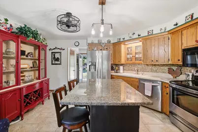 2401  Pendleton Pl, Waukesha, WI 53188 - Photo 11